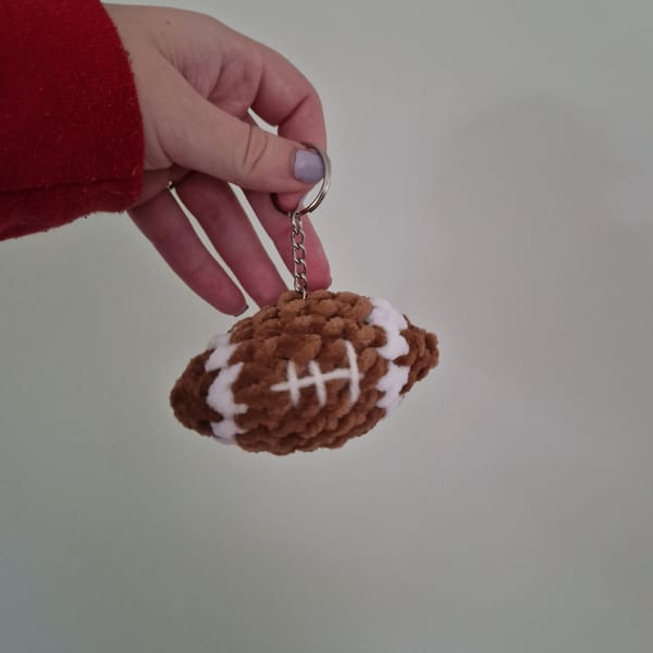 American football amigurumi crochet keyring pattern - free